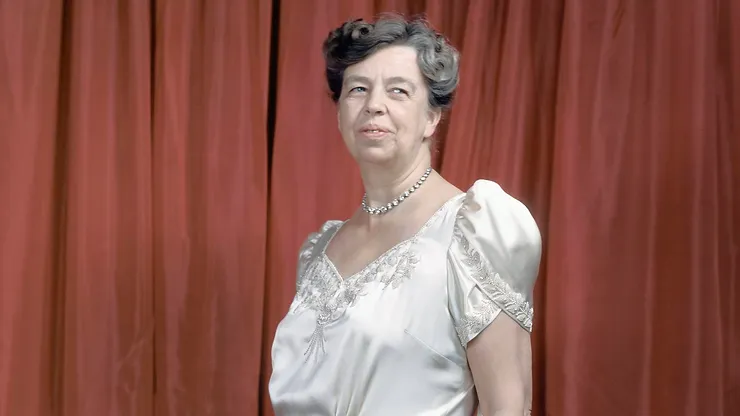 Honrando o Legado de Eleanor Roosevelt: Uma Mulher de Coragem e Compromisso – pt